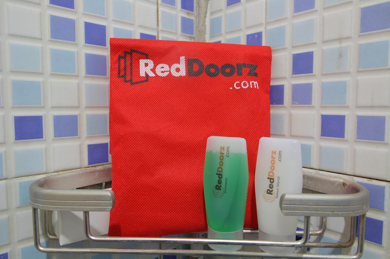 Reddoorz Plus Near Universitas Negeri Yogyakarta Exterior photo