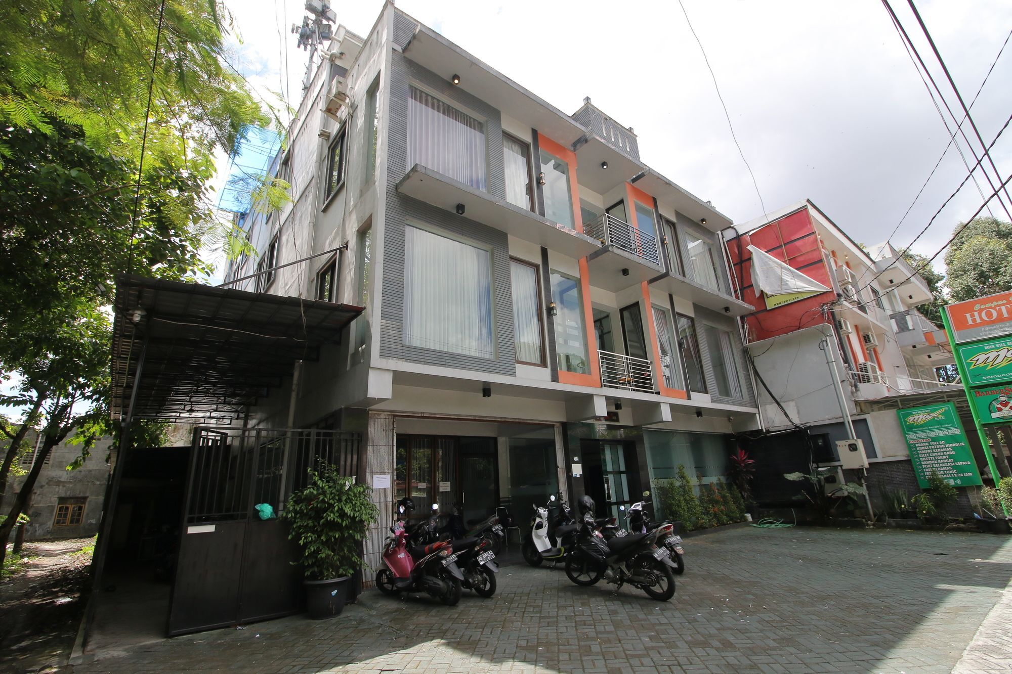 Reddoorz Plus Near Universitas Negeri Yogyakarta Exterior photo